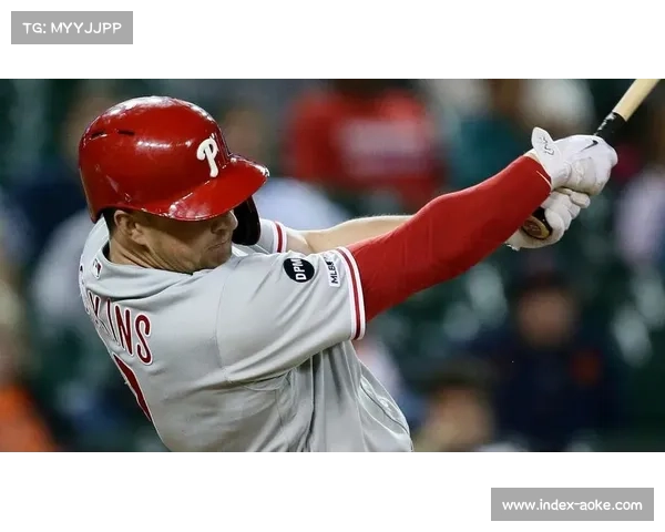 红人队老教练贝拉克病愈回归 球员列队敬意击球头盔致敬 红人队老教练贝拉克病愈回归 球员列队敬意击球头盔致敬